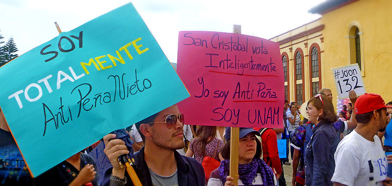 Protest of #IAm132 in San Cristóbal de Las Casas © SIPAZ