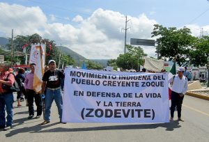 Peregrinación del Movimiento Indígena del Pueblo Creyente Zoque en Defensa de la Vida y la Tierra en Tuxtla Gutiérrez, junio de 2017 © SIPAZ