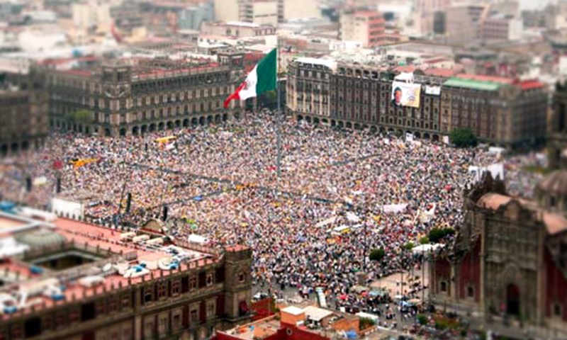 Die Konzentration von AMLO auf dem Zocalo