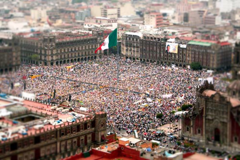 Die Konzentration von AMLO auf dem Zocalo