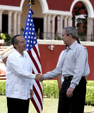 Présidents Bush (EEUU) et Calderón (Mexique) © US State Department