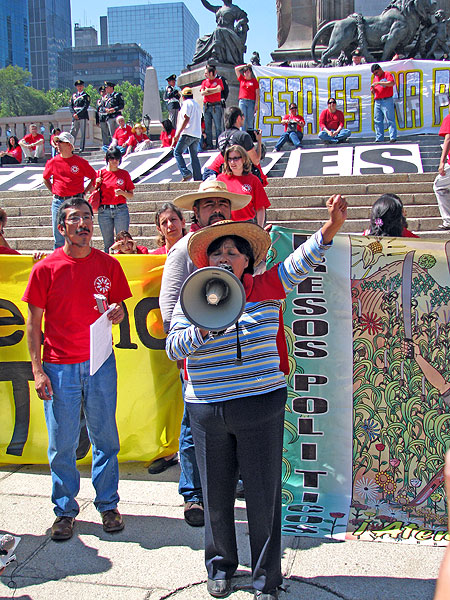 Campaña "Protestar es un derecho, reprimir es un delito" © Frayba