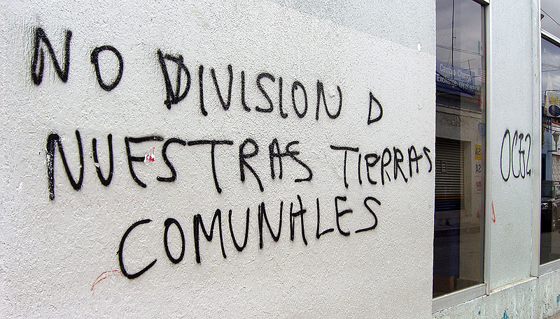 Graffiti de la OCEZ-RC sur les murs de San Cristóbal de Las Casas : « non à la division de nos terres communales » © SIPAZ