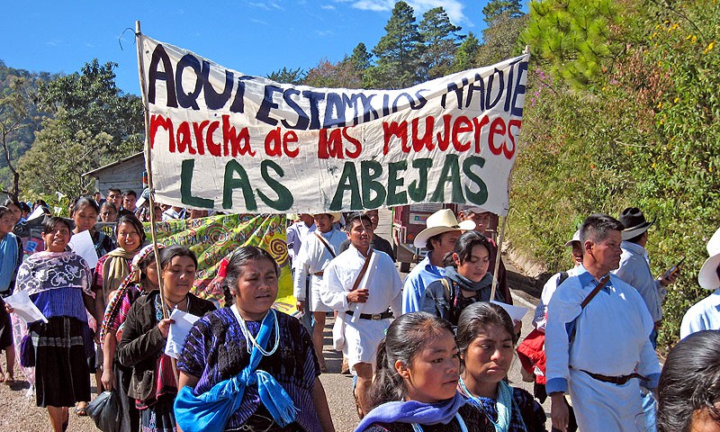 Demonstration/Pilgermarsch der Abejas am Internationalen Frauentag © SIPAZ