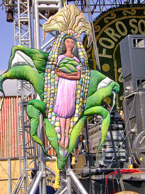 Mujer de Maíz , Foro Social Mundial en México, enero de 2008 © SIPAZ