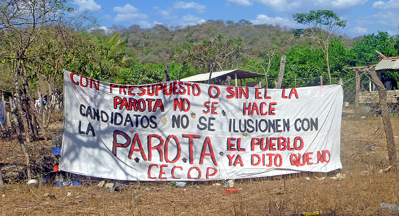 Plantón de miembros de CECOP, contra la construcción de la represa La Parota, Guerrero © SIPAZ