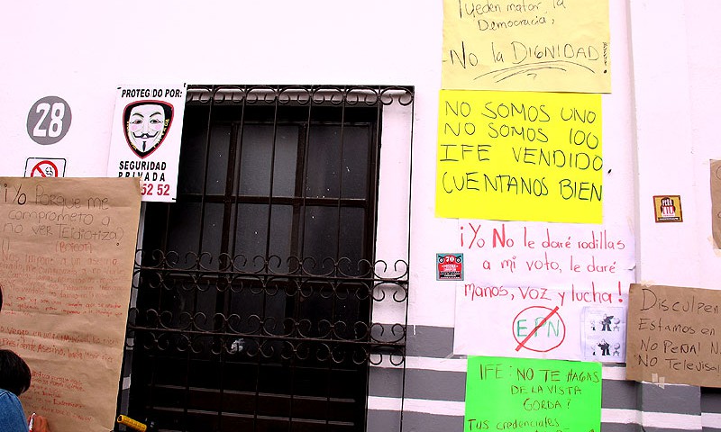 “Nous ne sommes pas qu’une seule personne, nous ne sommes pas seulement 100: IFE, compte nous bien!” Expressions de non conformité post-électorale à San Cristóbal de Las Casas“© Emma Rodriguez