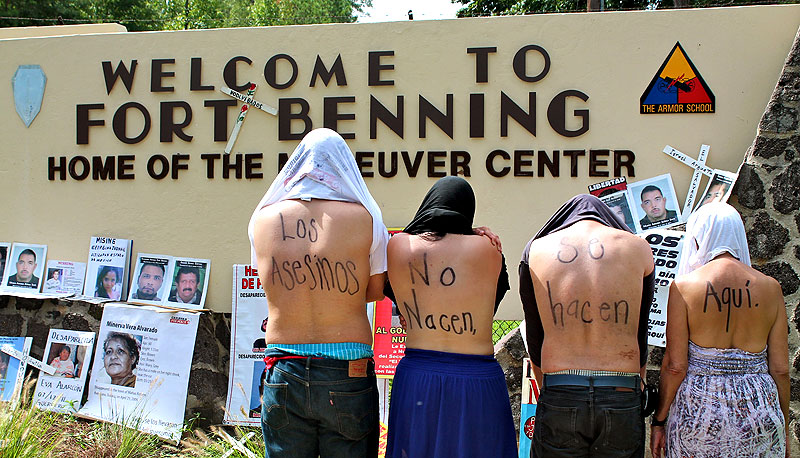 Protest in Fort Benning, USA in observance of the Caravan for Peace © www.caravanforpeace.org