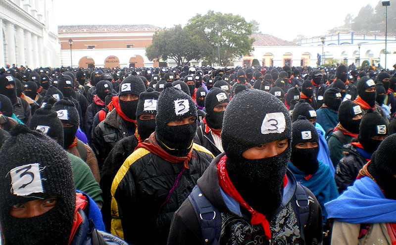 Marche de l’Armée Zapatiste de Libération Nationale, San Cristóbal de Las Casas, 21 décembre 2012 © SIPAZ
