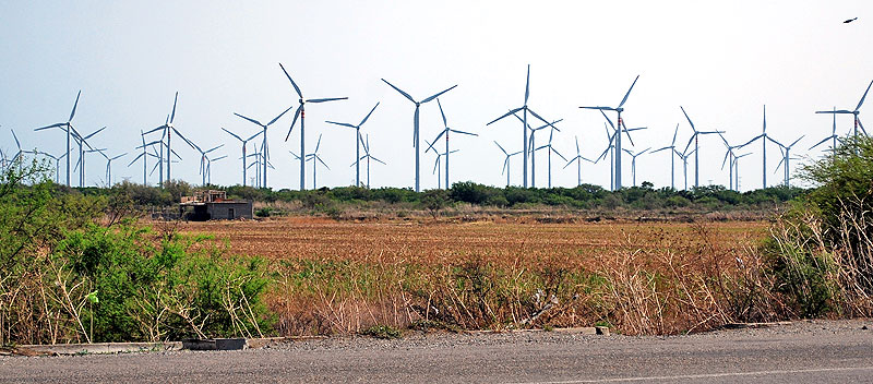 Parque eólico en la zona de La Ventosa, Oaxaca. © Geolocation