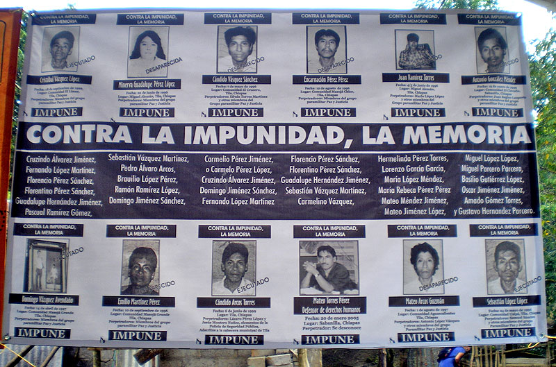 Mural de la impunidad en las violaciones a derechos humanos en la zona Norte de 1995 a 2000 © SIPAZ