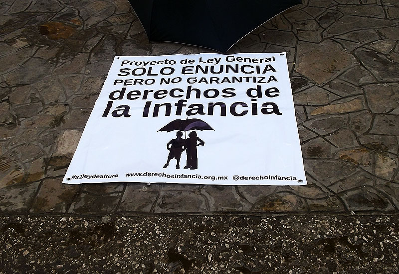 Manifestación en contra de la nueva Ley General de Derechos de la Infancia, San Cristóbal de Las Casas, 24 de septiembre de 2014 © SIPAZ