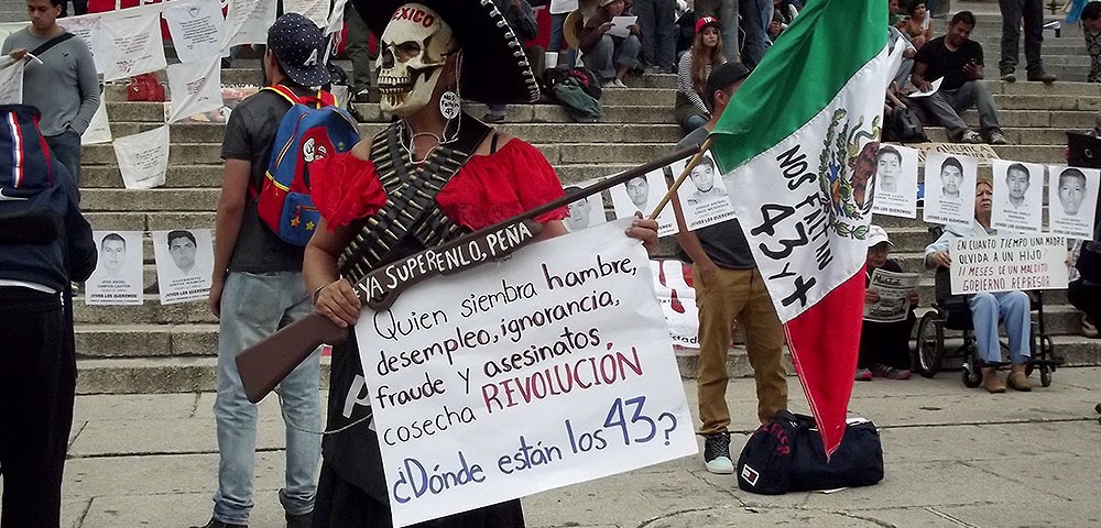 Nos faltan 43, manifestación por Ayotzinapa en la Ciudad de México, agosto de 2015 © SIPAZ