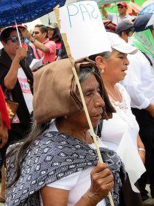 Pilgermarsch des Pueblo Creyente in Solidarität mit der Lehrerbewegungin Tuxtla Gutiérrez. © SIPAZ
