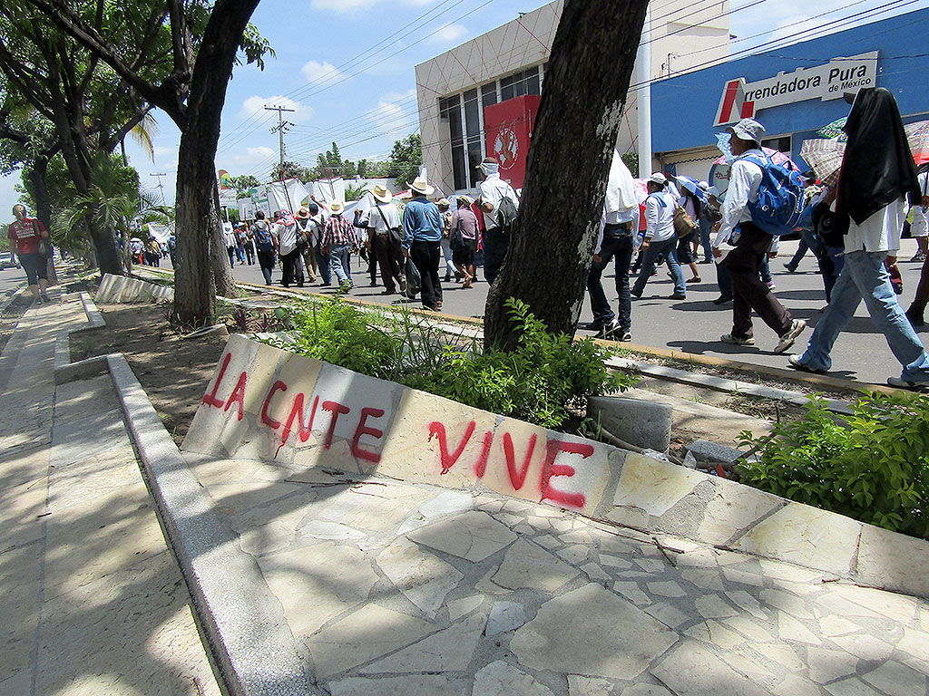 Pilgermarsch des Pueblo Creyente in Solidarität mit der Lehrerbewegungin Tuxtla Gutiérrez. © SIPAZ