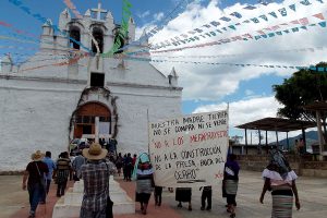 Pèlerinage de la Mission Sainte Trinité ( La Arena) et du Comité de Défense des Libertés Indigènes CDLI Xinich' contre l'oubli du massacre de la communauté Viejo Velasco et pour la protection de la Terre Mère. Chiapas © SIPAZ