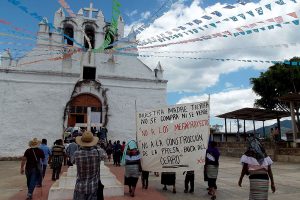 Pilgermarsch der Mission Santísima Trinidad (La Arena) und dem Komitee zur Verteidigung der indigenen Freiheiten CDLI Xinich´ gegen das Vergessen des Massakers von Viejo Velasco und zur Verteidigung der Mutter Erde. Chiapas. © SIPAZ