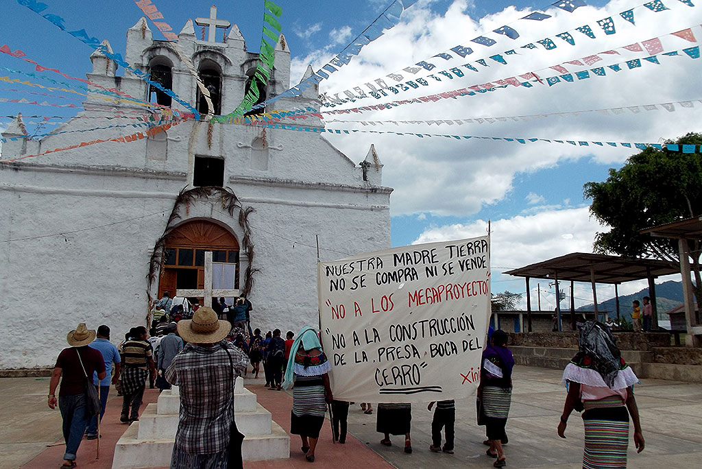 Peregrinación de la Misión Santísima Trinidad (La Arena) y del Comité de Defensa de las Libertades Indígenas CDLI Xinich’ contra el olvido de la masacre de Viejo Velasco y en defensa de la Madre Tierra. Chiapas © SIPAZ