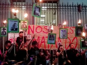 Manifestation devant le Ministère de l'Intérieur un jour après le meurtre du journaliste Javier Váldez © Noé Pineda Arredondo