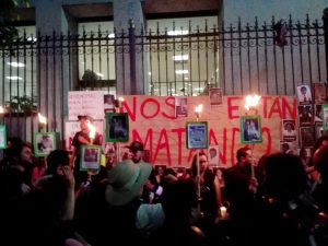 Protest in front of the Ministry of the Interior a day after the murder of Javier Váldez © Noé Pineda Arredondo 