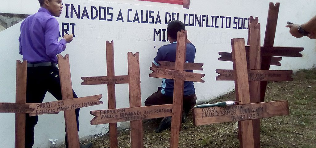 «Tués à cause du conflit social entre Chenalhó et Chalchihuitán»: 11 morts parmi les plus de 5000 personnes déplacées dans les Hauts Plateaux du Chiapas, décembre 2017 © Cáritas