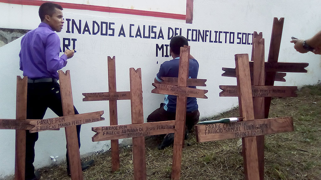 "Killed due to the social conflict between Chenalho and Chalchihuitan»: 11 dead among the more than 5000 displaced people in the Highlands of Chiapas, December 2017" © Cáritas