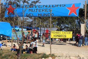 Entrée à l'escargot de Morelia: "Bienvenue aux Femmes du Monde - Ici, seulement pour les femmes. Les hommes n'ont pas le droit d'entrer. » © Alejandra Carrillo Olando