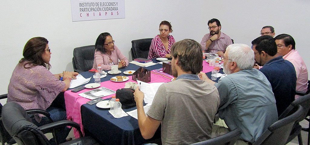 Réunion du SIPAZ avec des membres de l'Institut électoral et de participation citoyenne (IEPC), Tuxtla Gutiérrez, mai 2018 © SIPAZ