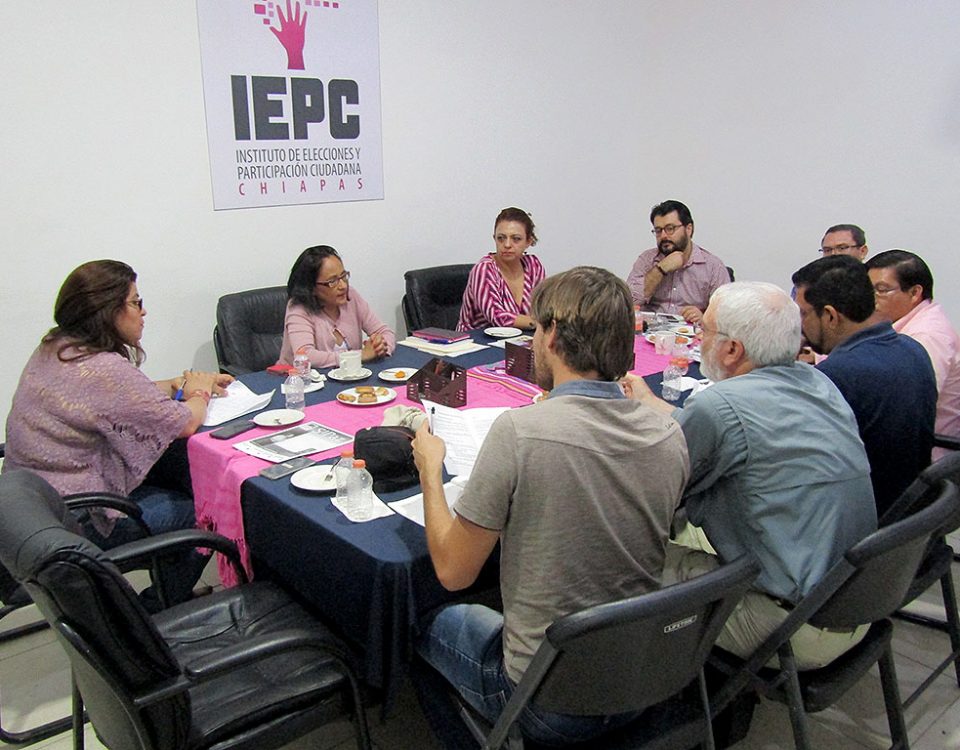 Reunión de SIPAZ con integrantes del Instituto Electoral y de Participación Ciudadana (IEPC), Tuxtla Gutiérrez, mayo de 2018 © SIPAZ