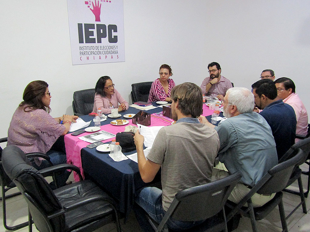 Reunión de SIPAZ con integrantes del Instituto Electoral y de Participación Ciudadana (IEPC), Tuxtla Gutiérrez, mayo de 2018 © SIPAZ