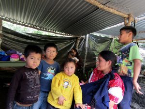 Lager von Vertriebenen in Jolcantetic, Gemeinde Chalchihuitán, Chiapas © SIPAZ