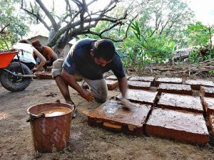 Reconstrucción comunitaria en la Costa © SweFOR