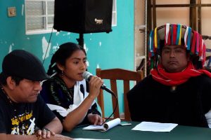 Padre Marcelo Pérez en conferencia de prensa con la Sociedad Civil Las Abejas © SIPAZ, Archivo