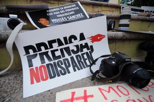 “Prensa, no disparen” © Desinformémonos, Archivo