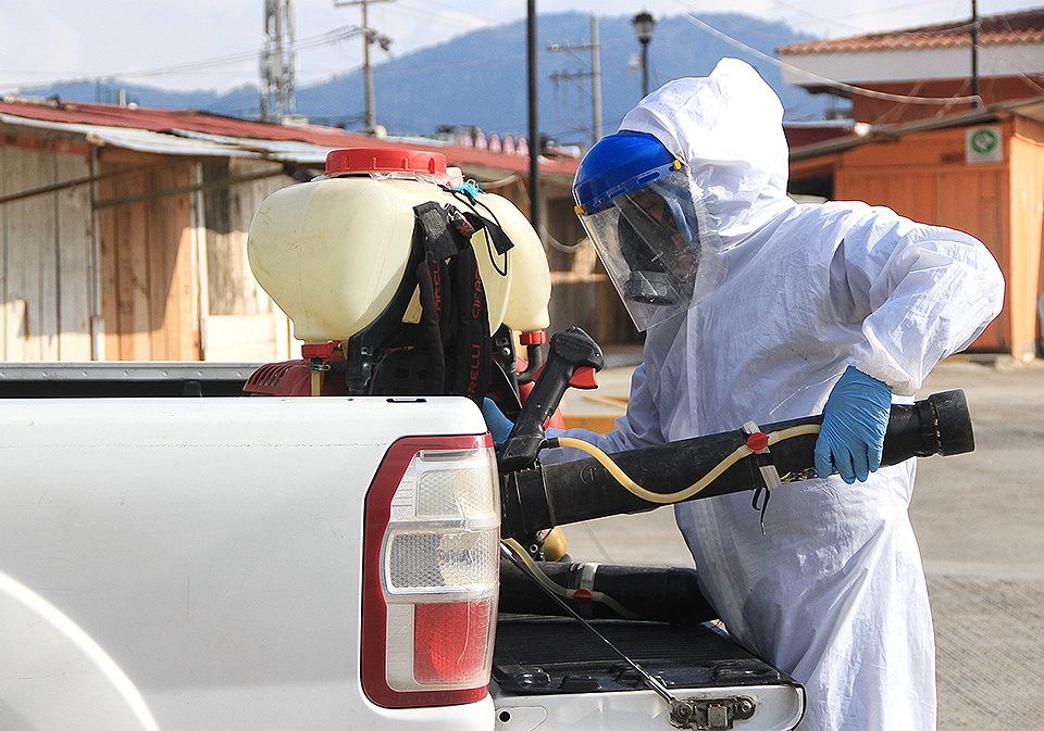 Processus de désinfection à San Cristóbal de Las Casas © Noé Pineda Arredondo