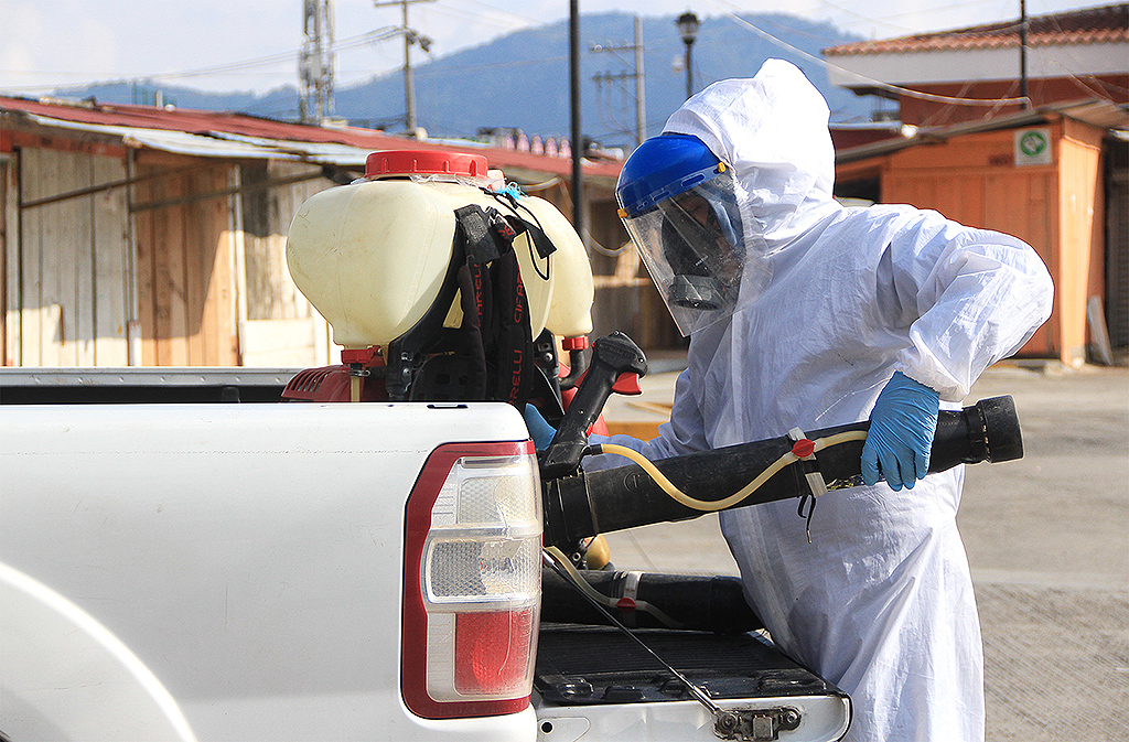 Processus de désinfection à San Cristóbal de Las Casas © Noé Pineda Arredondo