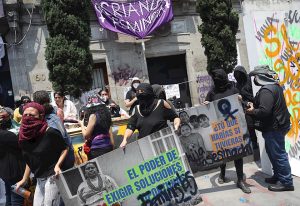 Occupation des bureaux de la Commission Nationale des Droits de l’Homme de l’état de Mexico (CODHEM) © Andrea Murcia - Cuartoscuro