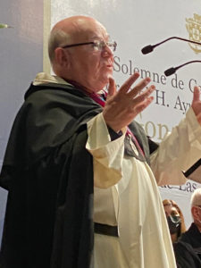 Fray Gonzalo Ituarte receives the Fray Bartolomé de las Casas Medal © SIPAZ