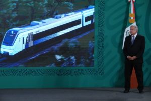 Andrés Manuel López Obrador durante la conferencia matutina donde se presentó el diseño que tendrán los convoys del Tren Maya © Cuartoscuro